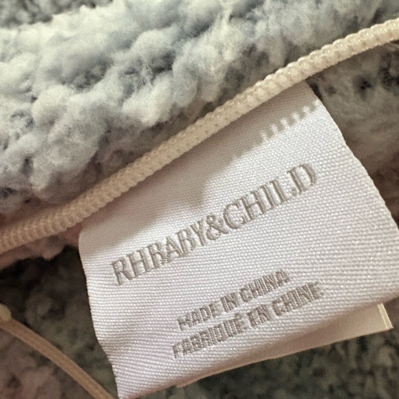 Restoration Hardware Child&baby Cozy Gray Sherpa sleeping bag   Child size - Picture 4 of 6